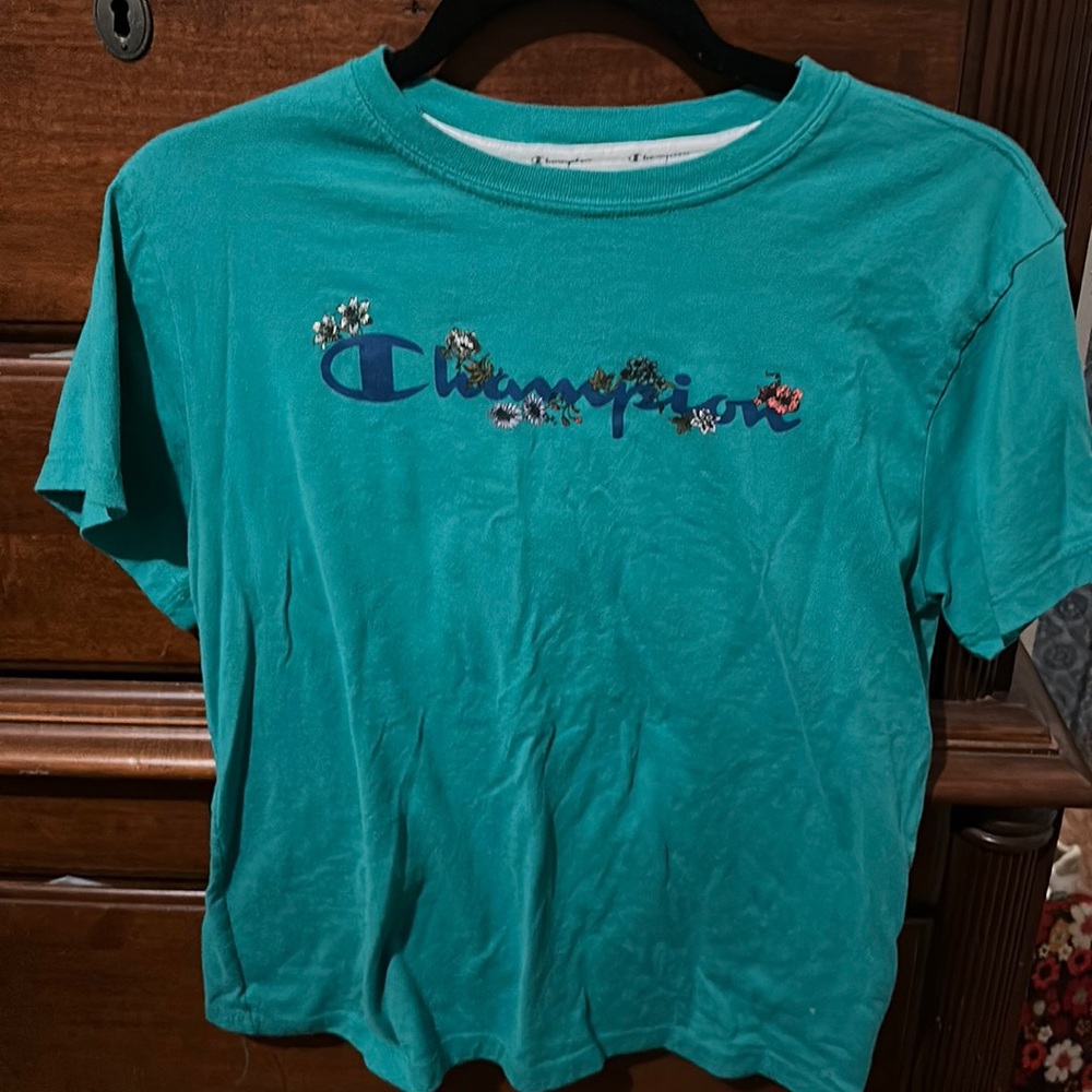 Medium Champion T-shirt